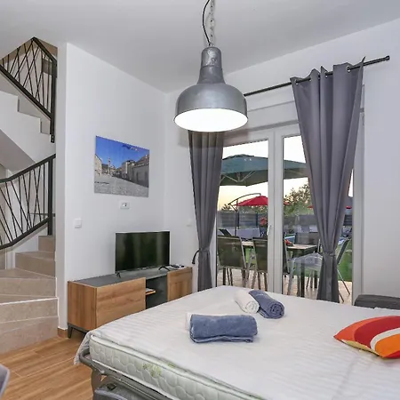 Tri Palme With Heated Pool Villa