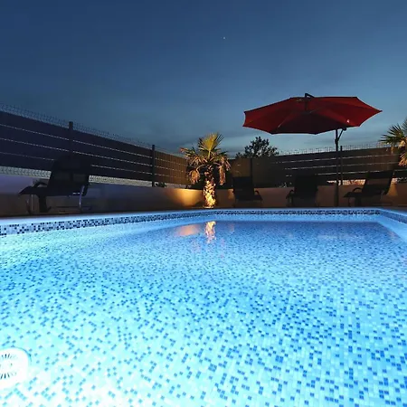 Tri Palme With Heated Pool Vrsi