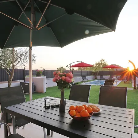 Tri Palme With Heated Pool