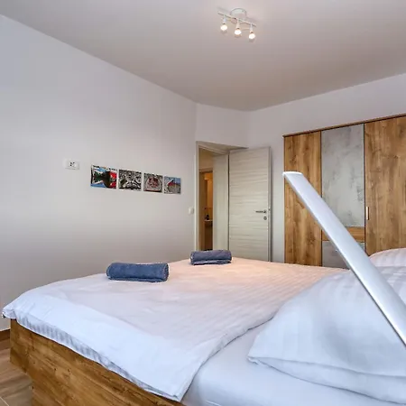 Tri Palme With Heated Pool Villa