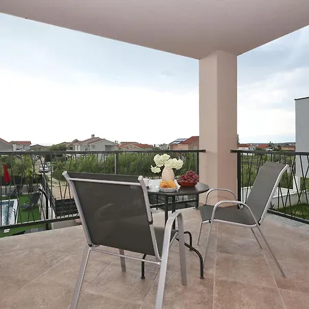 Tri Palme With Heated Pool * Vrsi