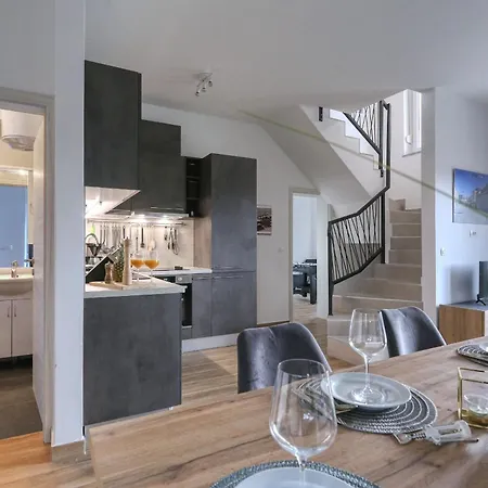 Tri Palme With Heated Pool Villa Vrsi