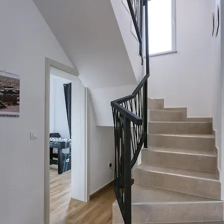 Tri Palme With Heated Pool Villa Vrsi