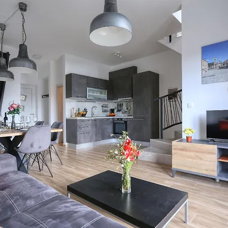 Tri Palme With Heated Pool ורסי