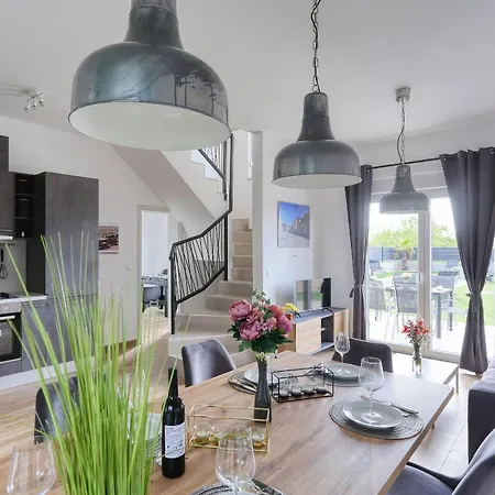 Tri Palme With Heated Pool ורסי