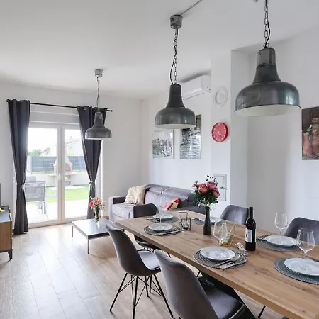 Tri Palme With Heated Pool Vrsi