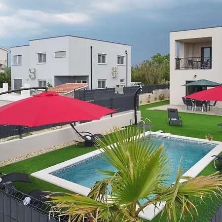 Tri Palme With Heated Pool