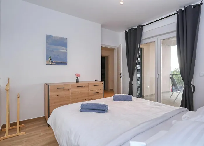 Tri Palme With Heated Pool Vrsi