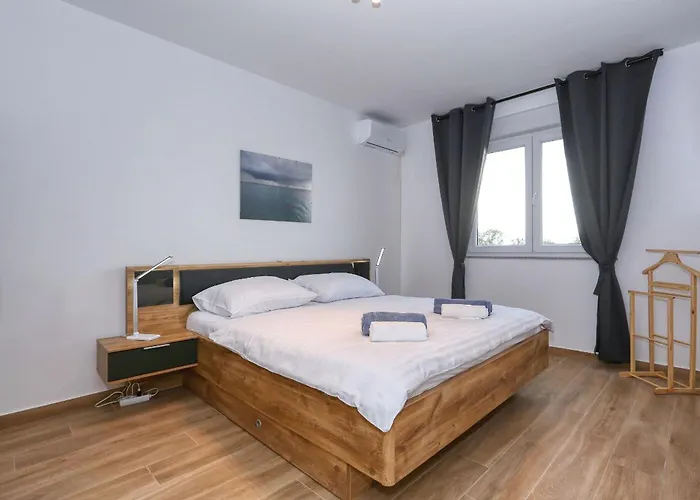 Villa Tri Palme With Heated Pool Vrsi