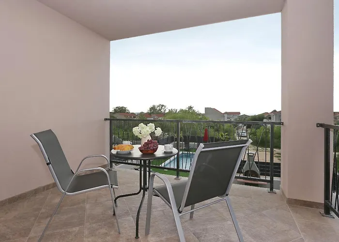 Tri Palme With Heated Pool Vrsi