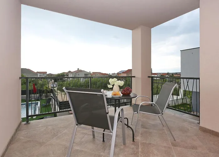Tri Palme With Heated Pool * Vrsi