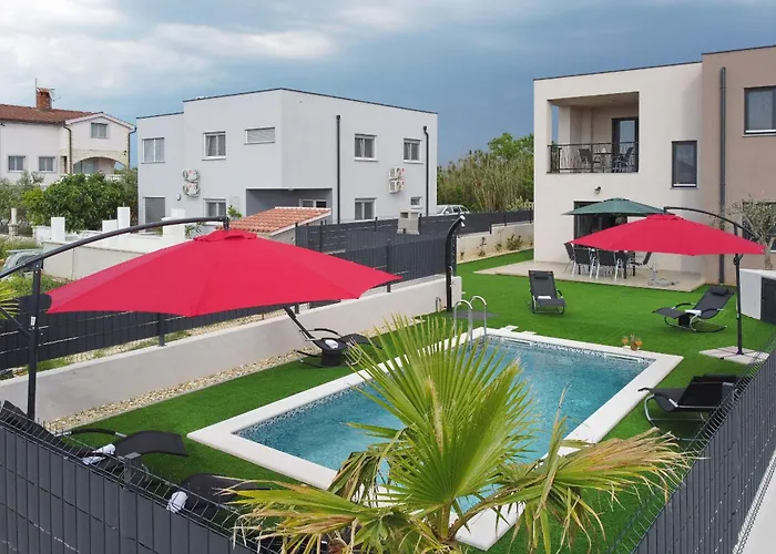 Tri Palme With Heated Pool