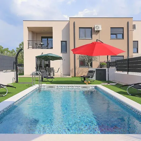 Tri Palme With Heated Pool * Vrsi