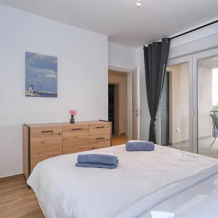 Tri Palme With Heated Pool Vrsi