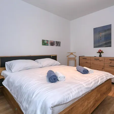 Tri Palme With Heated Pool Vrsi