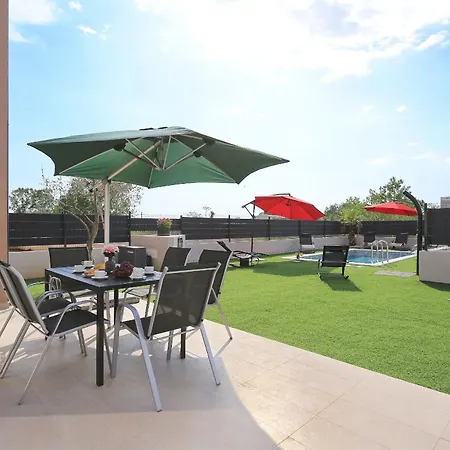 Tri Palme With Heated Pool * Vrsi