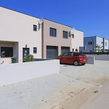 Tri Palme With Heated Pool *