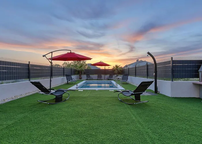 Tri Palme With Heated Pool