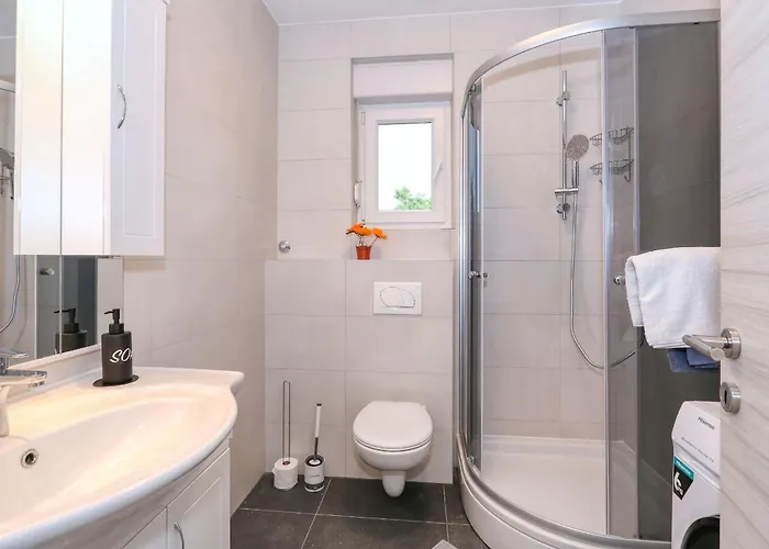 Vila Tri Palme With Heated Pool *