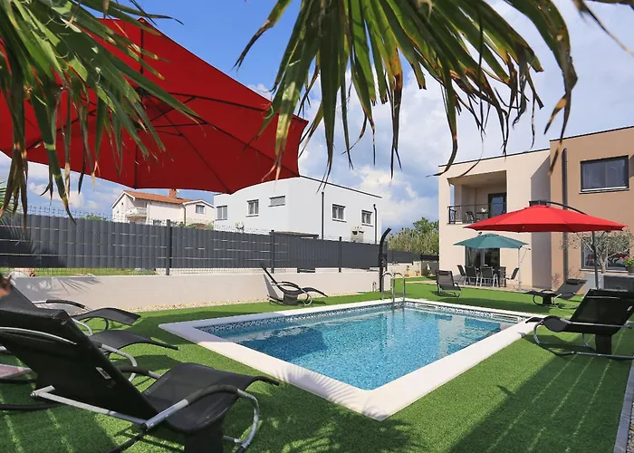 Tri Palme With Heated Pool Vila Vrsi